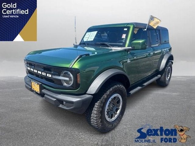 2023 Ford Bronco Outer Banks in Eruption Green Metallic — front three-quarter view