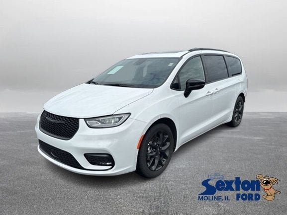 2025 Chrysler Pacifica Limited in Bright White Clearcoat — front three-quarter view